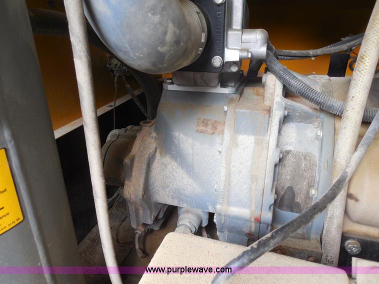 image for item G8979 1993 Atlas Copco XA590JD portable air compressor