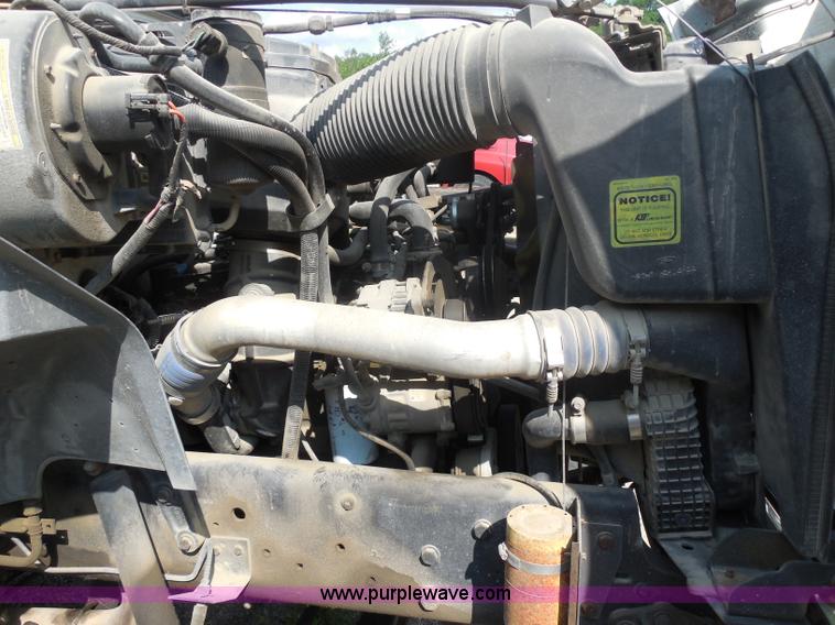 image for item G8980 1998 Ford F800 flatbed truck