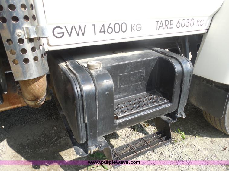 image for item G8980 1998 Ford F800 flatbed truck