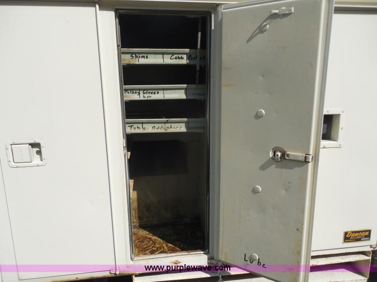 image for item G8982 1982 Ford F700 utility truck