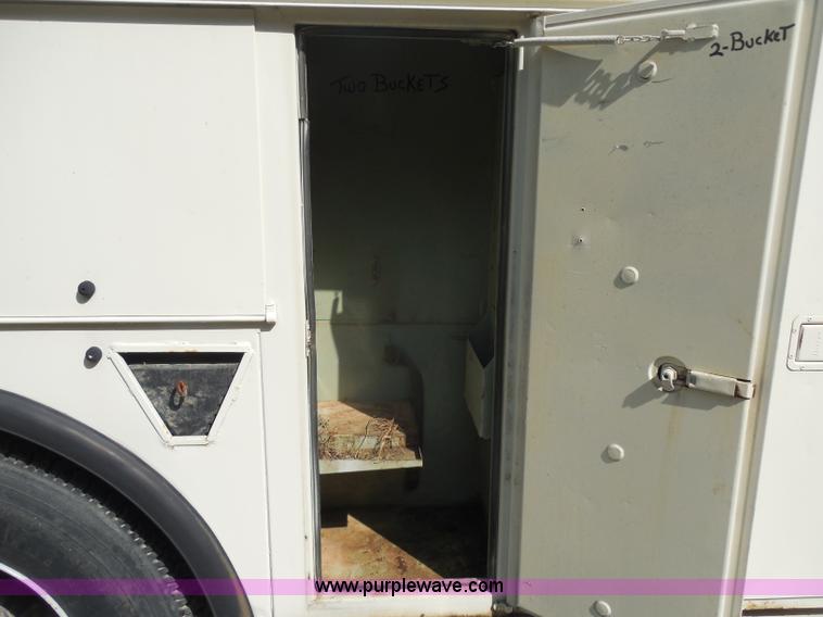 image for item G8982 1982 Ford F700 utility truck