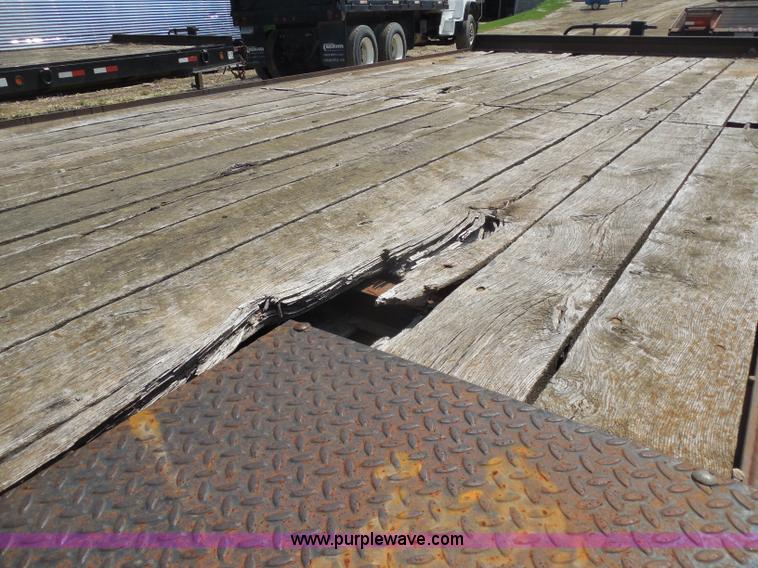 image for item G8983 2000 Towmaster T20 trailer