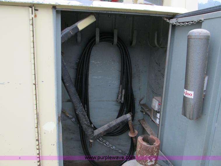 image for item G8992 1982 Ford F700 digger derrick truck