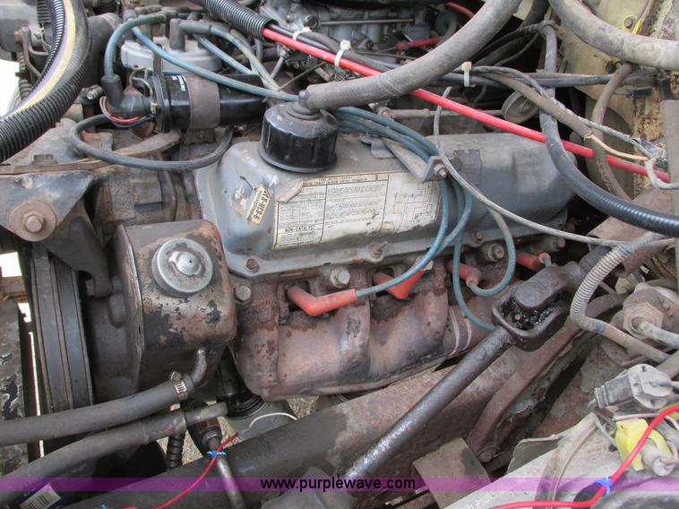 image for item G8992 1982 Ford F700 digger derrick truck