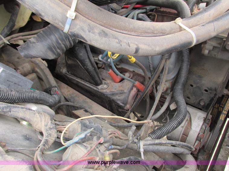 image for item G8992 1982 Ford F700 digger derrick truck