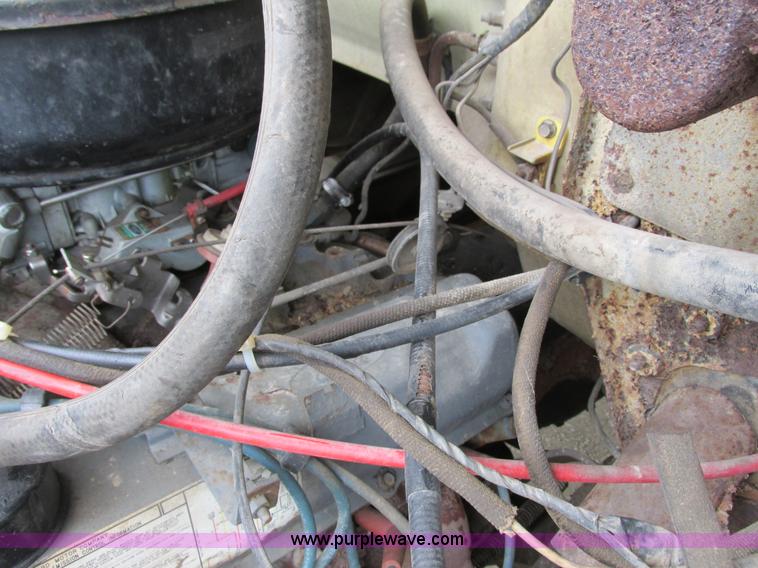 image for item G8992 1982 Ford F700 digger derrick truck