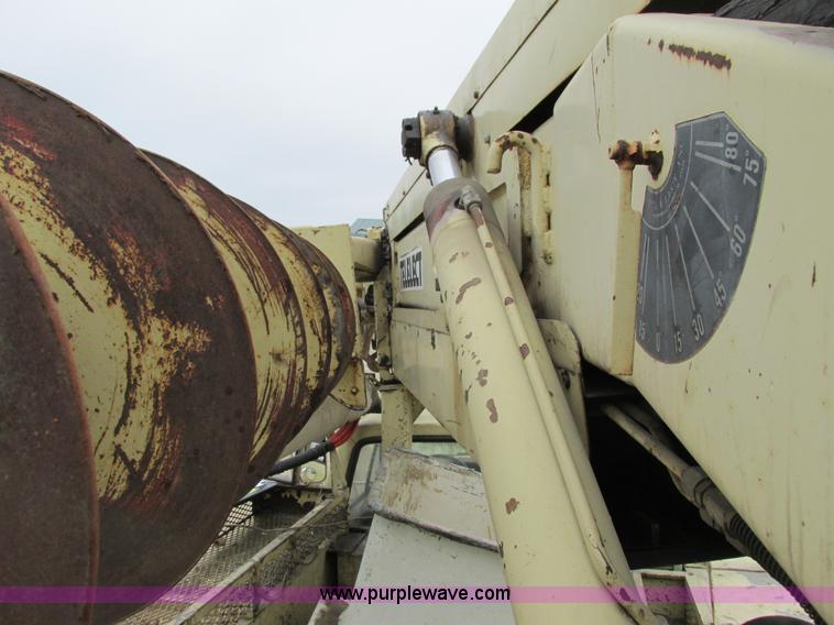 image for item G8992 1982 Ford F700 digger derrick truck