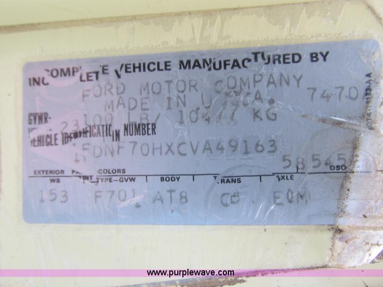 image for item G8992 1982 Ford F700 digger derrick truck