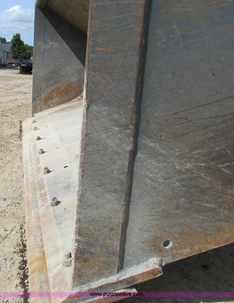 image for item G8997 2001 New Holland LB110 backhoe