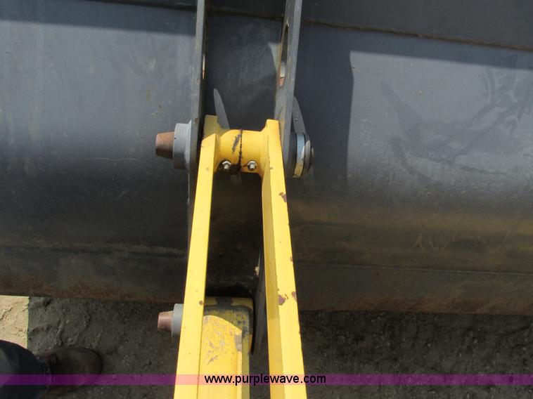 image for item G8997 2001 New Holland LB110 backhoe
