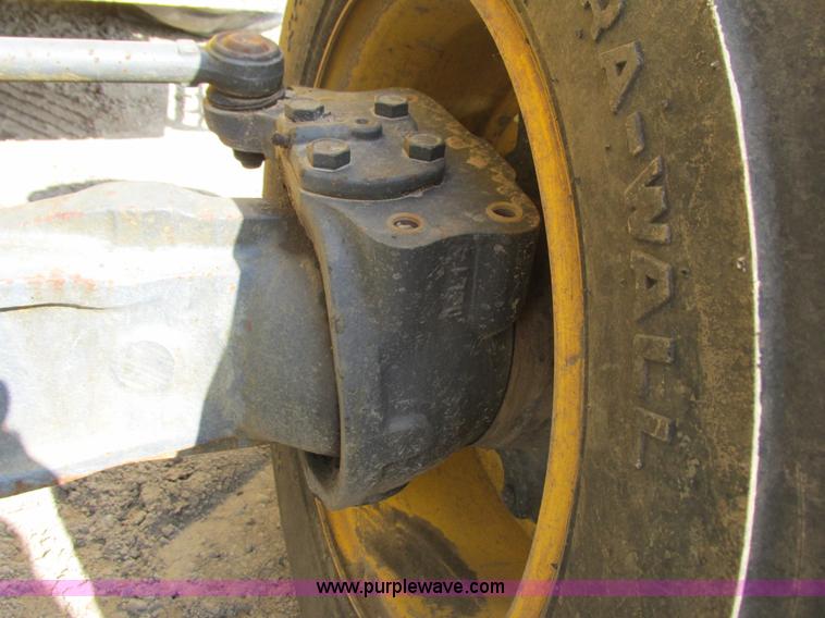 image for item G8997 2001 New Holland LB110 backhoe