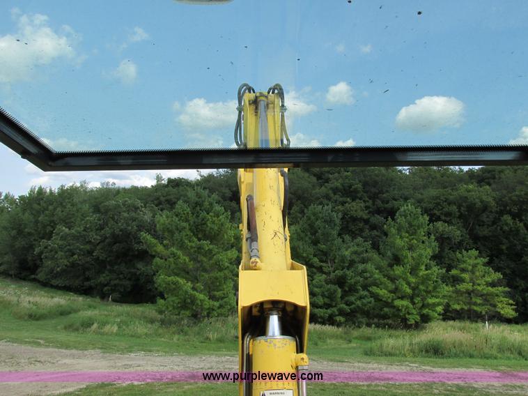 image for item G8997 2001 New Holland LB110 backhoe