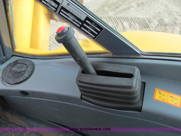 image for item G8997 2001 New Holland LB110 backhoe