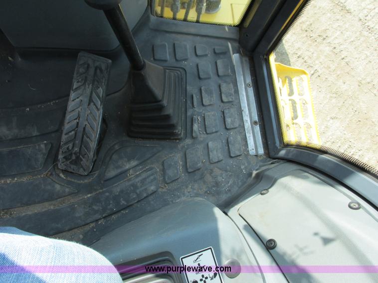 image for item G8997 2001 New Holland LB110 backhoe