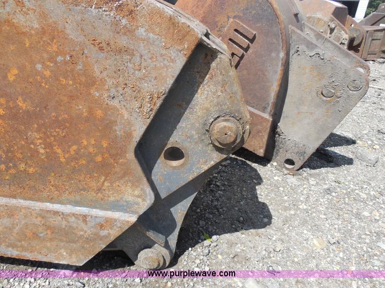 image for item G8997 2001 New Holland LB110 backhoe