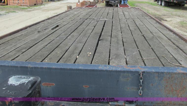 image for item G8999 1996 Towmaster T40 trailer