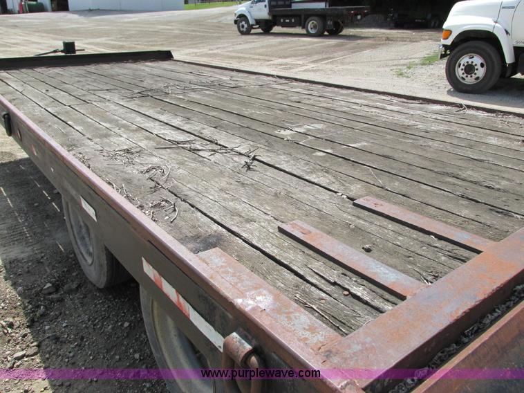 image for item G8999 1996 Towmaster T40 trailer