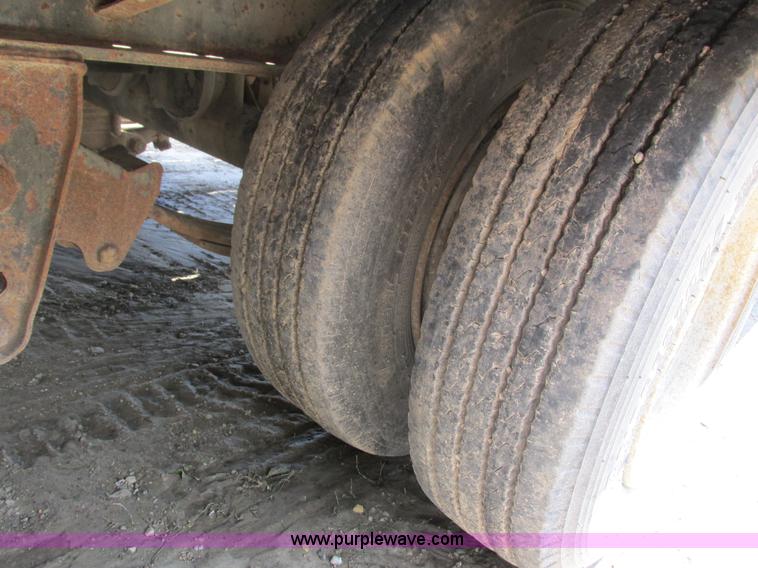 image for item G8999 1996 Towmaster T40 trailer