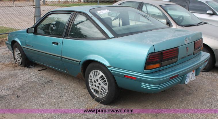 image for item I8043 1994 Pontiac Sunbird LE