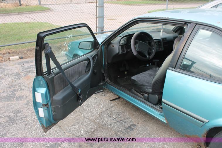 image for item I8043 1994 Pontiac Sunbird LE