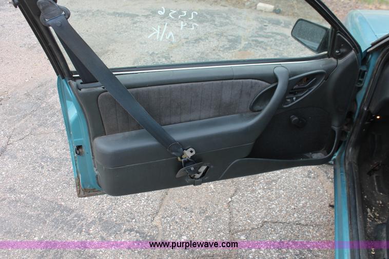 image for item I8043 1994 Pontiac Sunbird LE