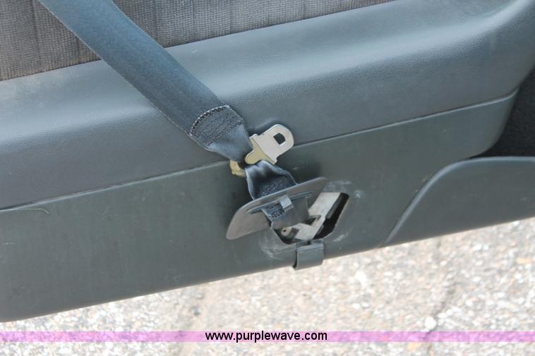 image for item I8043 1994 Pontiac Sunbird LE