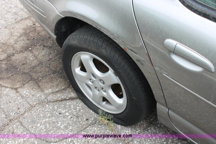 image for item I8044 1999 Dodge Stratus ES