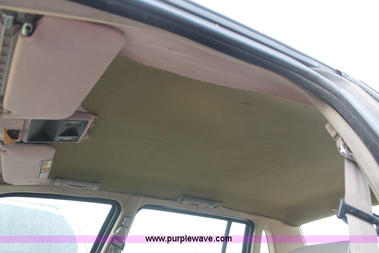 image for item I8045 1993 Lincoln Continental Signature