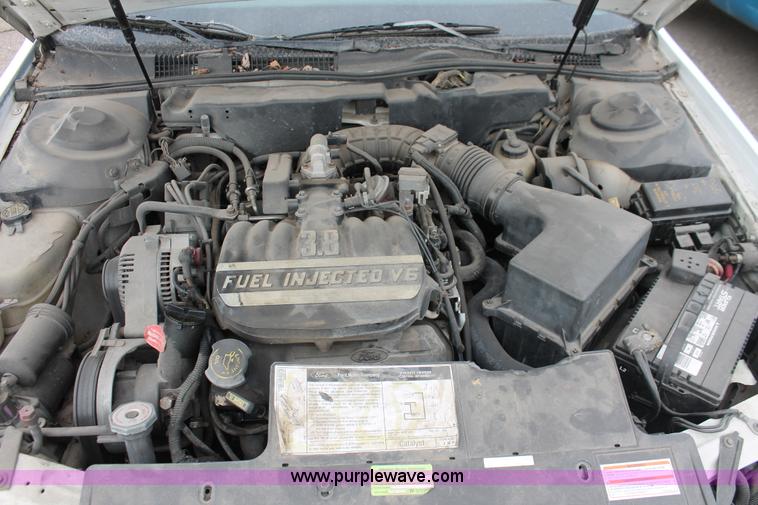 image for item I8045 1993 Lincoln Continental Signature