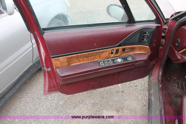 image for item I8046 1993 Buick LeSabre Limited