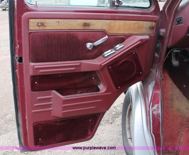 image for item I8047 1990 GMC Vandura G2500 pickup truck