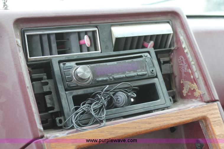 image for item I8047 1990 GMC Vandura G2500 pickup truck