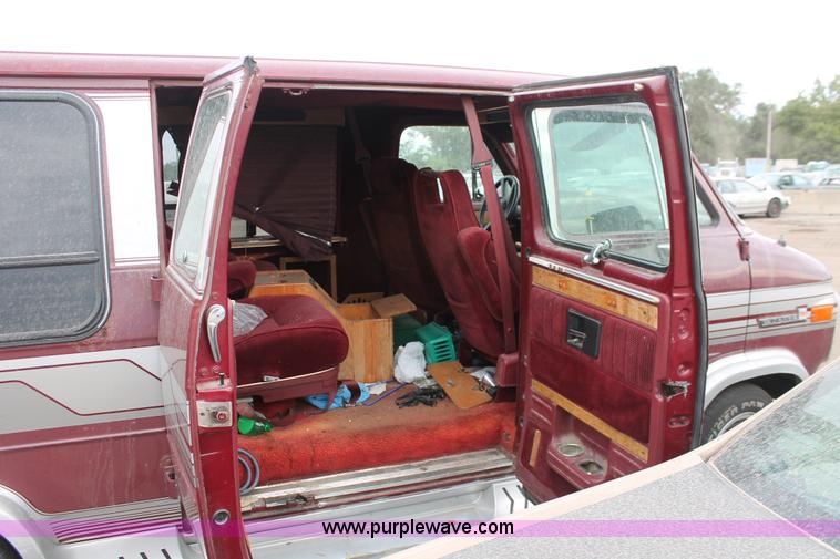 image for item I8047 1990 GMC Vandura G2500 pickup truck