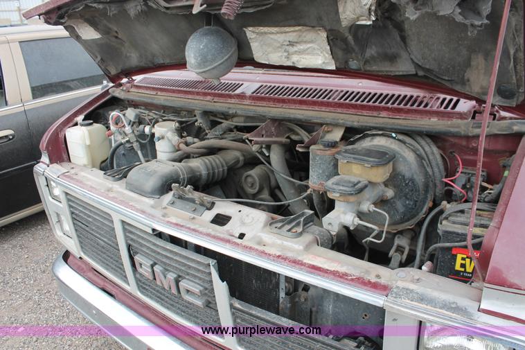 image for item I8047 1990 GMC Vandura G2500 pickup truck