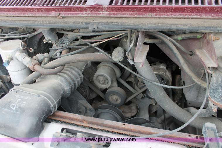 image for item I8047 1990 GMC Vandura G2500 pickup truck