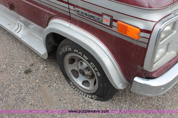 image for item I8047 1990 GMC Vandura G2500 pickup truck