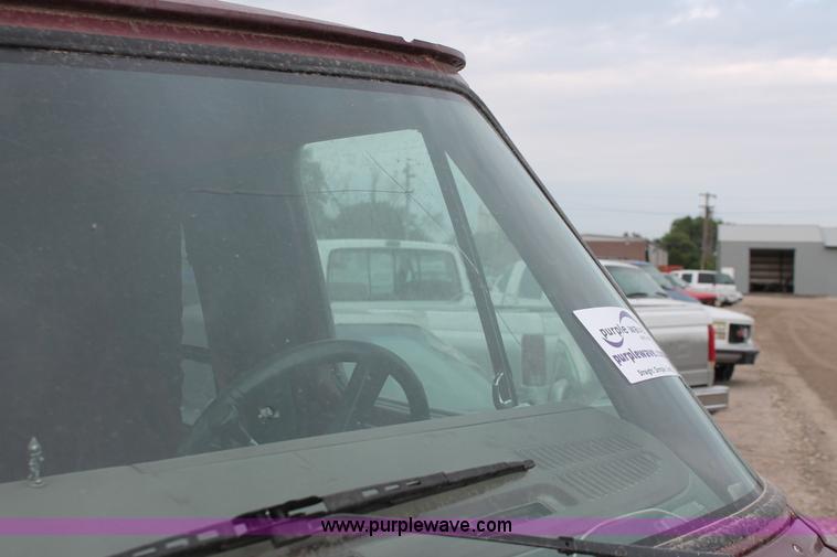 image for item I8047 1990 GMC Vandura G2500 pickup truck