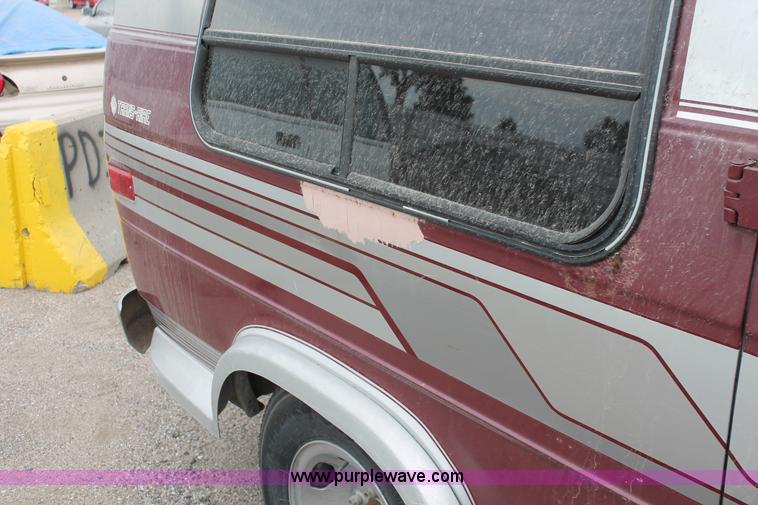 image for item I8047 1990 GMC Vandura G2500 pickup truck