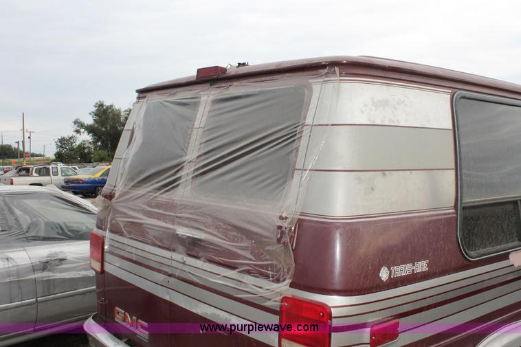 image for item I8047 1990 GMC Vandura G2500 pickup truck