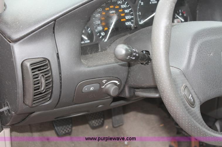 image for item I8049 2000 Saturn SC SC2