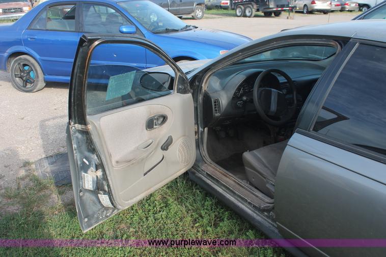 image for item I8096 1997 Saturn SL