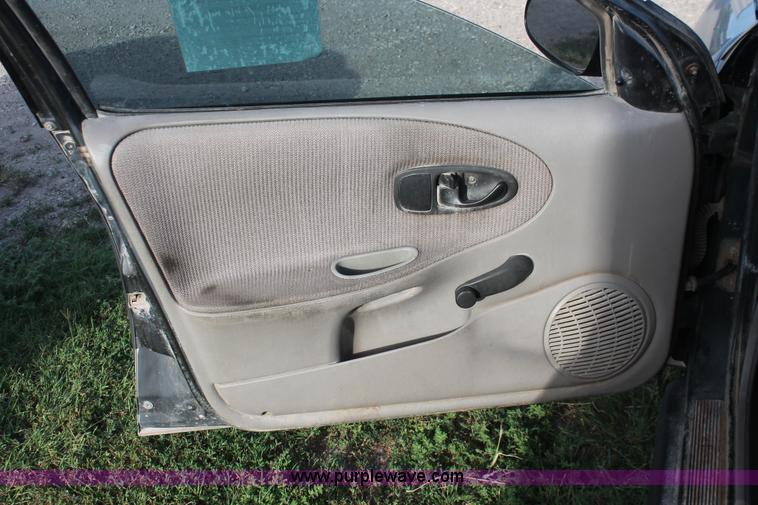 image for item I8096 1997 Saturn SL