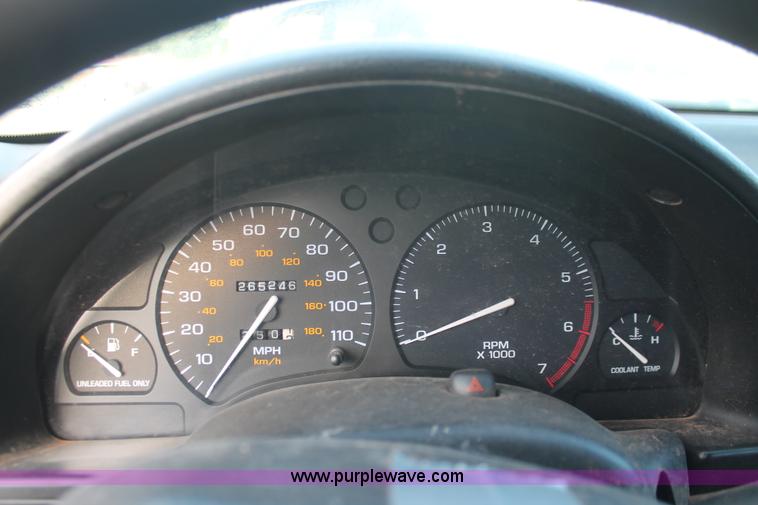 image for item I8096 1997 Saturn SL
