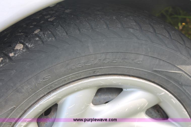 image for item I8096 1997 Saturn SL