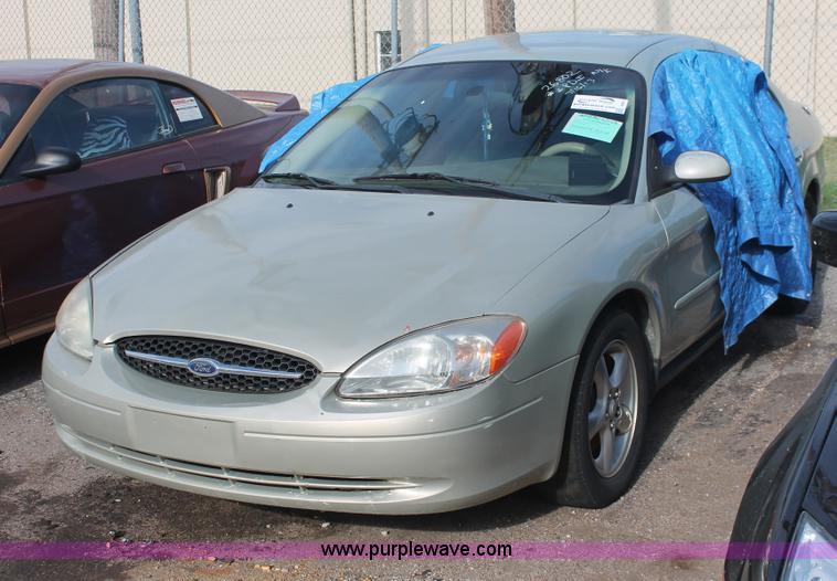 image for item I8097 2003 Ford Taurus SE