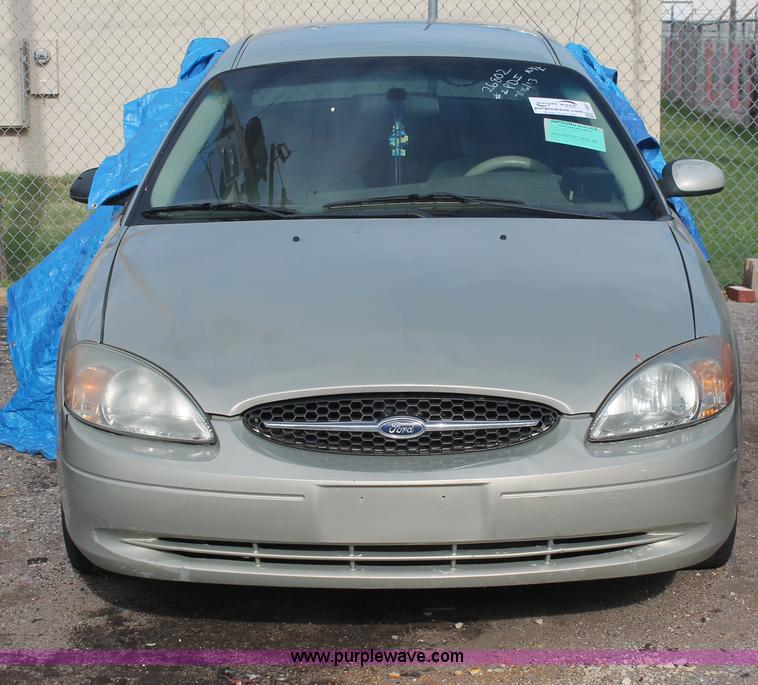 image for item I8097 2003 Ford Taurus SE