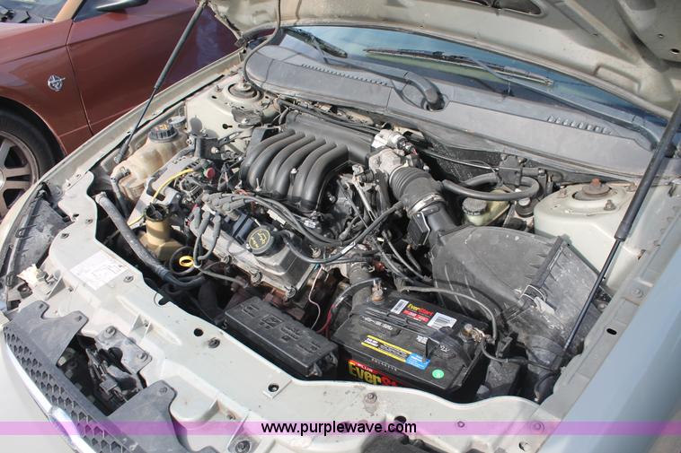 image for item I8097 2003 Ford Taurus SE