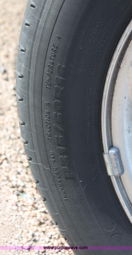 image for item I8097 2003 Ford Taurus SE