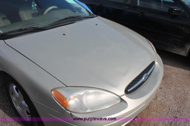 image for item I8097 2003 Ford Taurus SE