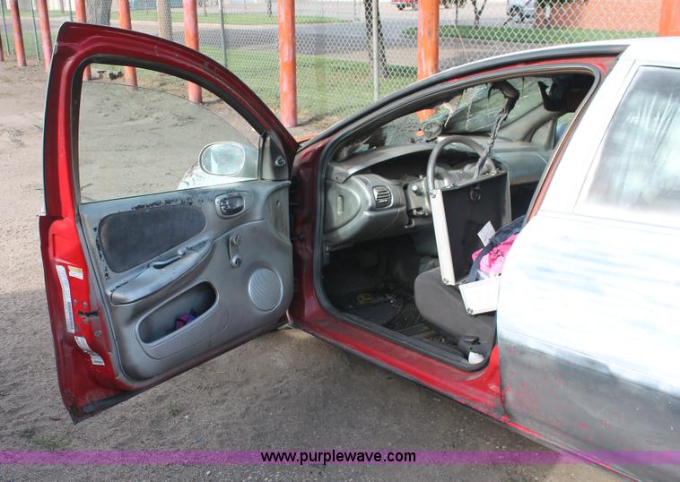 image for item I8098 2000 Dodge Neon